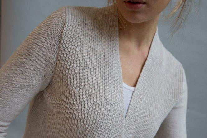 Roose Strickjacke sand