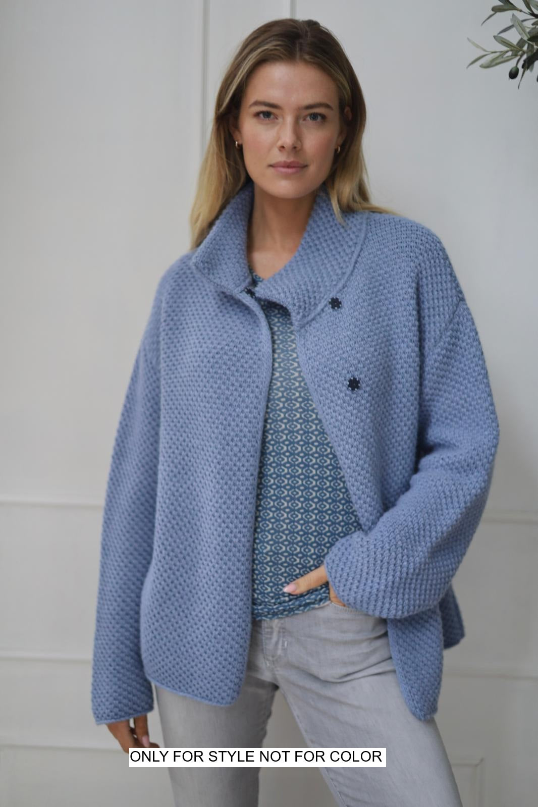 Oslo-Strickjacke in Königsblau